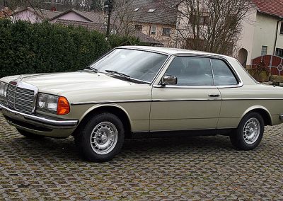 DB 861 und DB 881: Mercedes C123 230 CE Silberdistel1