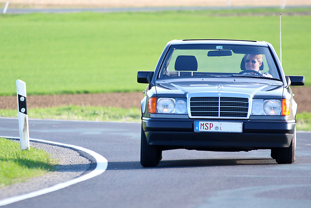 Testdrive: 1988 Mercedes W124 200 Diesel, 28tkm, 1.Hand, Wow!