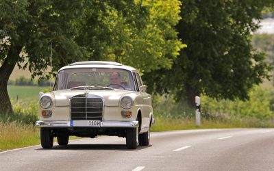 Mercedes Benz W110 230: Back on the Road again.